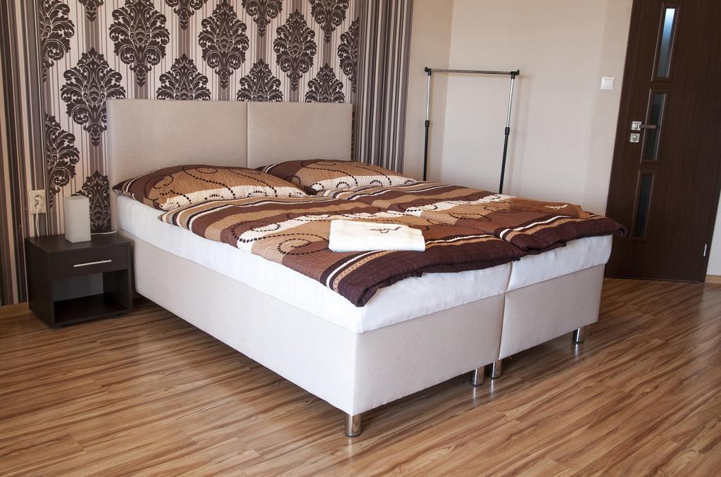 Ubytovanie Zobor Neutra Zimmer foto